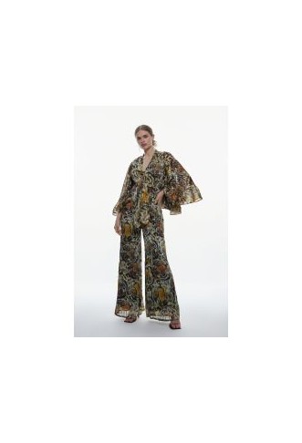 Tiger Printed Drama Kimono...