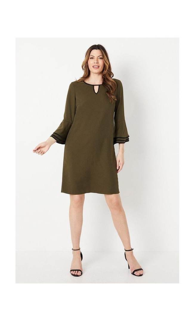 Contrast Detail Keyhole Shift Dress