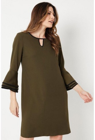 Contrast Detail Keyhole Shift Dress