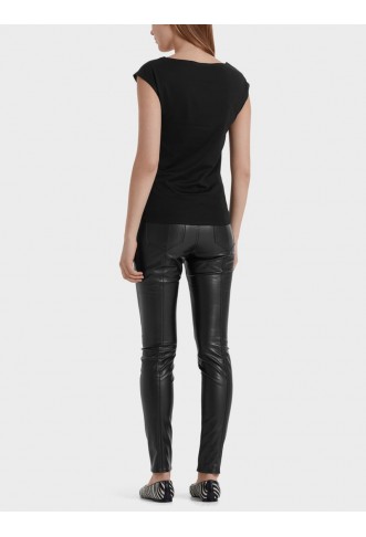 Drainpipe trousers in imitation leather