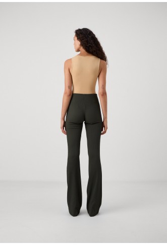 ONLY Tall ONLSALLY FLARED PIN - Trousers