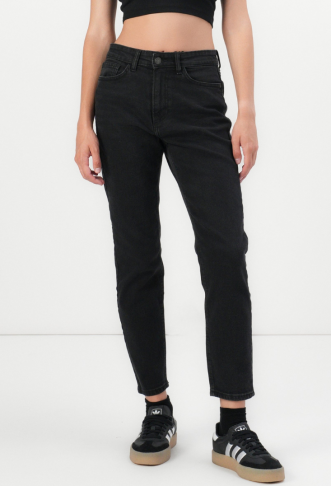 Noisy May  - Relaxed fit...