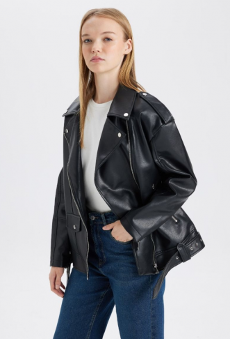 De Facto Oversize Fit Faux...