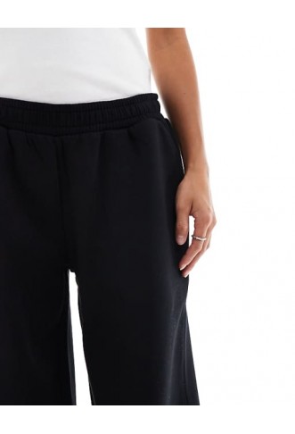 ASOS DESIGN Petite Wide Leg Jogger in Black