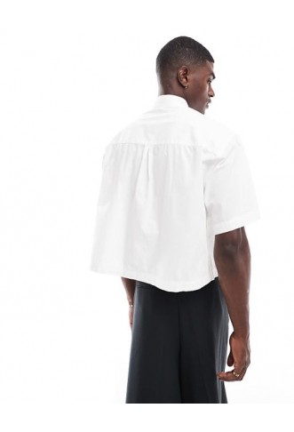 ASOS DESIGN boxy cropped 70s collar poplin shirt
