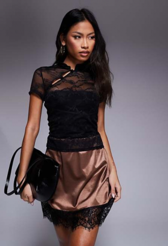 ASOS DESIGN fitted short...