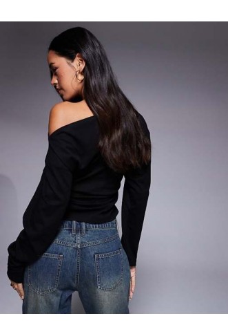 ASOS DESIGN ruched side long sleeve tee in black