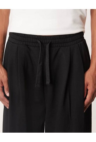 ASOS DESIGN wide leg joggers with pleats in black