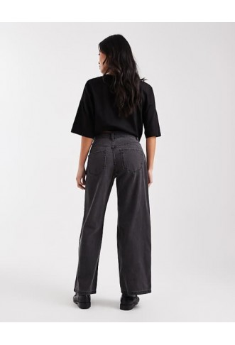 Vero Moda Petite Kirsa mid rise straight leg jeans