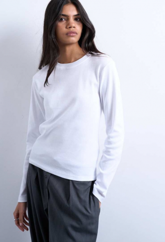 Long sleeve everyday tee in...