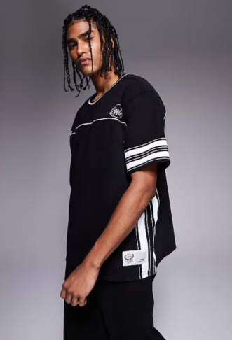 Liquor N Poker overszied...