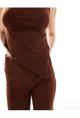 Vero Moda ribbed sleeveless asymmetic hem top