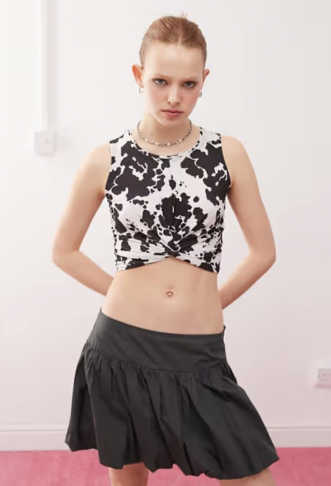 Noisy May twist front crop...