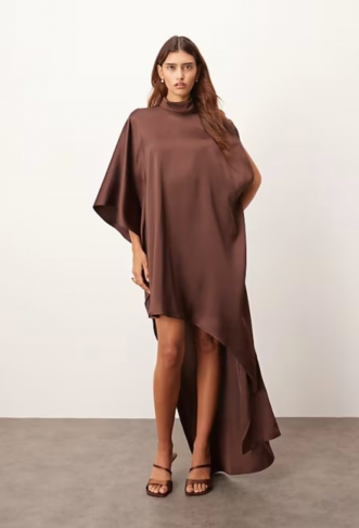 ARRANGE high neck cape...