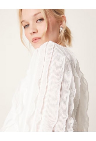 YAS ruffle textured detail top in white