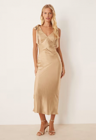 Pretty Lavish bow shoulder...