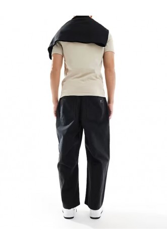ASOS DESIGN horseshoe jeans in black