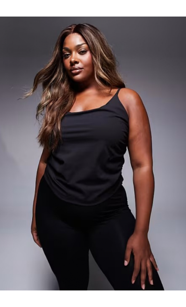 4505 Curve soft touch cami with ruched side and inner bra