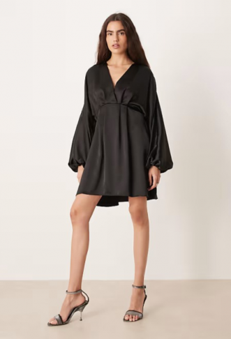 Gina Tricot v neck satin...
