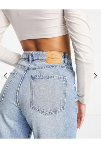 Stradivarius mom fit vintage jean in medium bleach blue