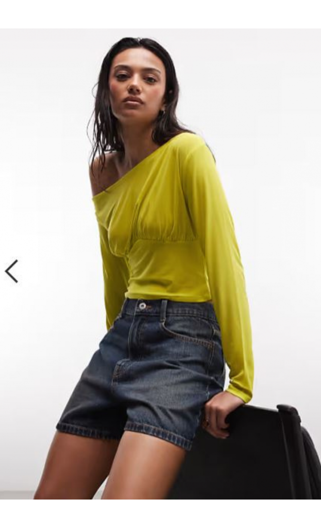 COLLUSION off-shoulder top with cinch waist in green