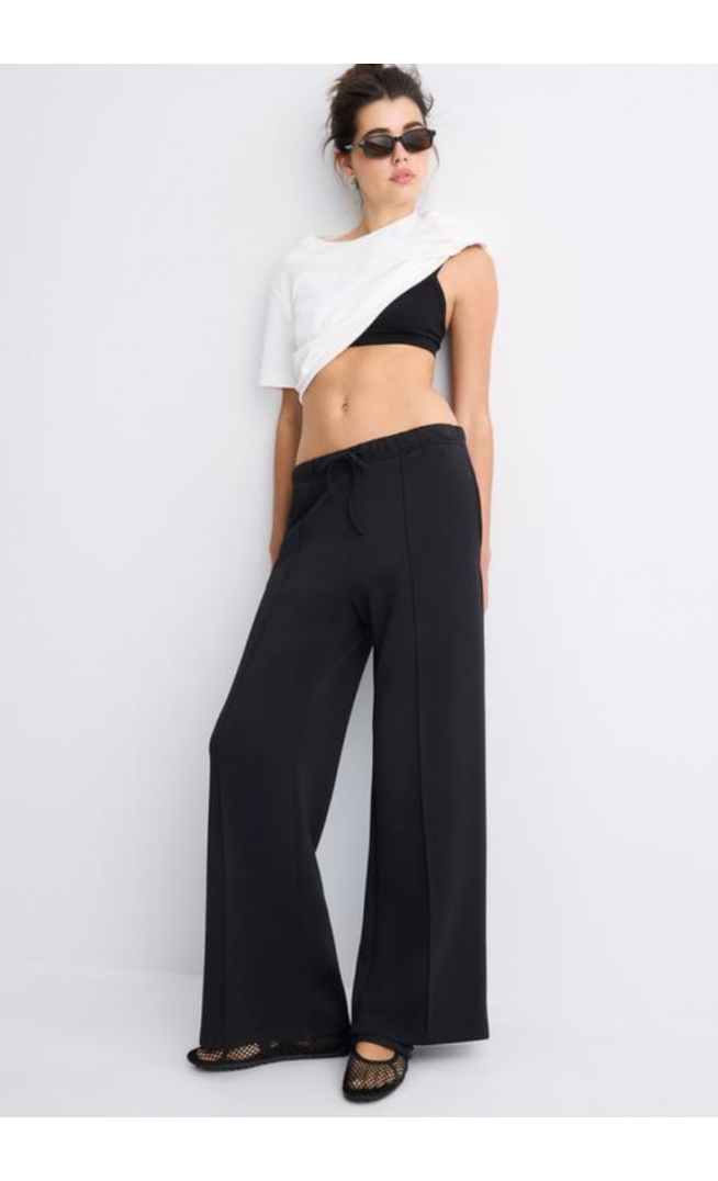 Soft-touch wide-leg