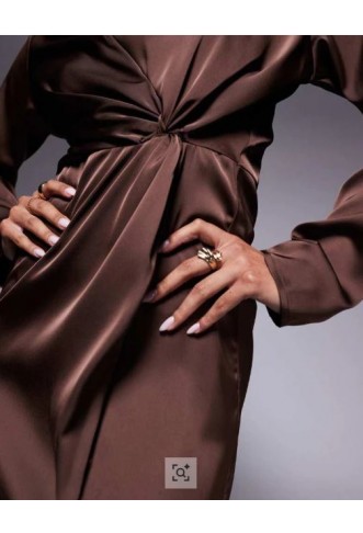 Women’s In The Style X Hannah Brown satin twist detail maxi dress in chocolate