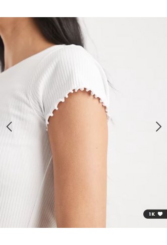 New Look lettuce edge babylock tee in white
