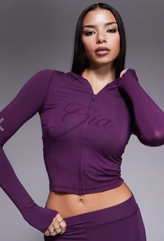 I.AM.GIA Blare logo...