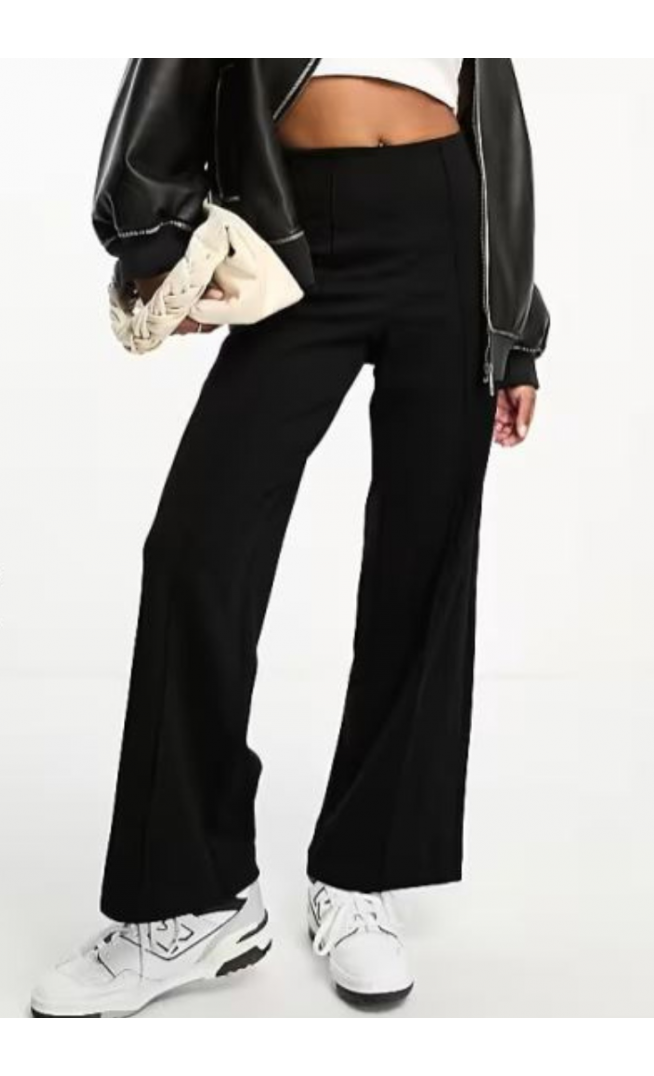 Vero Moda Petite pin tuck wide leg trouser in black
