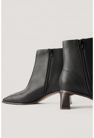 Zylinder Heel Squared Toe Boots