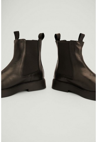 Basic Chelsea Leather Boots