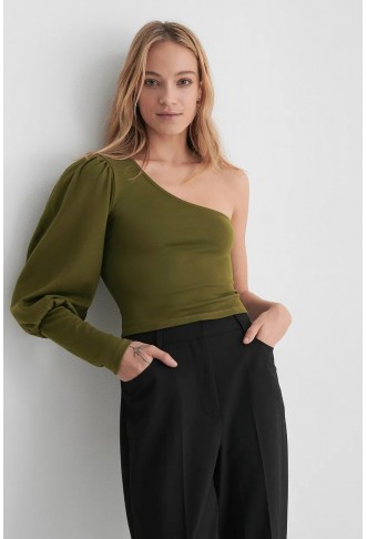 One Puff Sleeve Crop Top