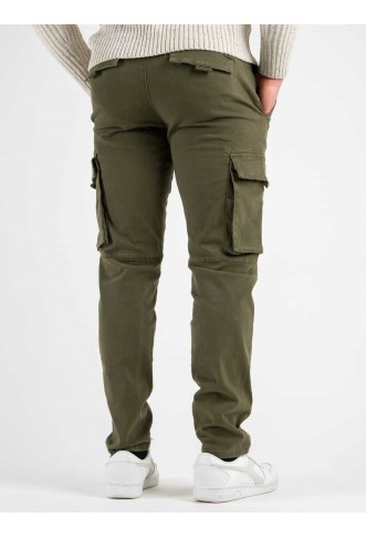 Cargo trousers with large pockets