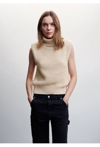 Turtleneck knitted gilet