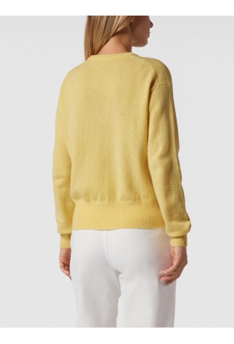 Knitted sweater with label stitching in yellow