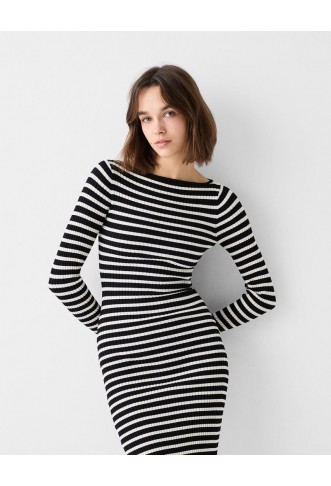 Ribbed knit midi dress with long sleeves