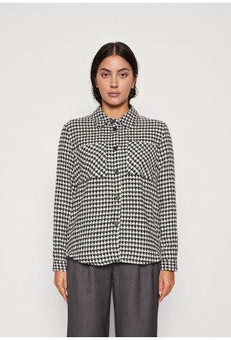 JDYNEOLINA BOUCLE OVERSHIRT - Button-down blouse