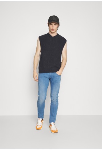 JORRIB V NECK VEST - Jumper...